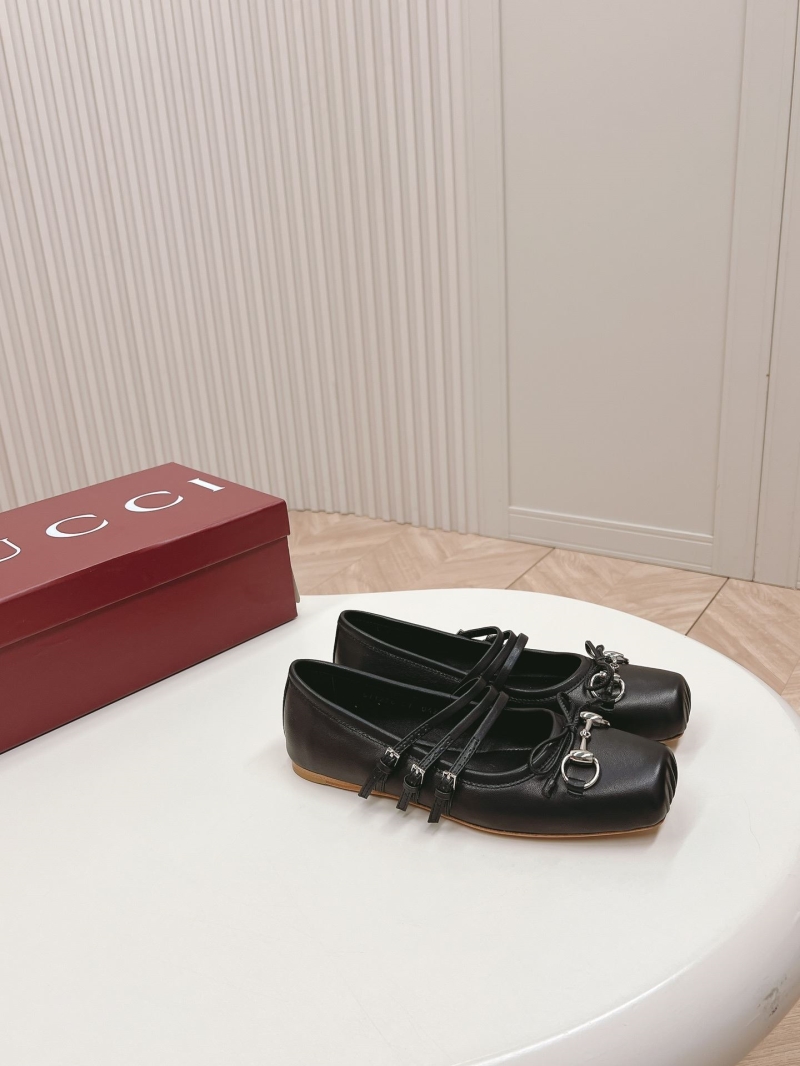 Gucci Flat Shoes